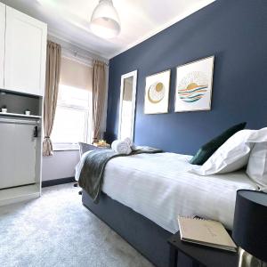 Contractor-Friendly 3-Bed House in Leeds with Parking, Kitchen & FREE Netflix!
