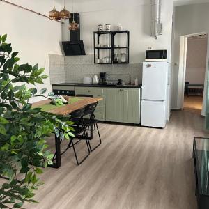 Diamond Astoria 4