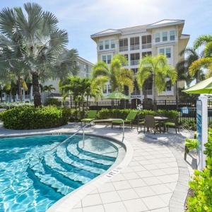 Sunset Margarita - Luxury Condo Lanai Pool Beach Gear Bikes Dogs OK 5 Mins to Gulf Beaches