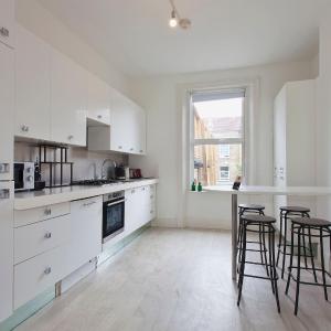 Spacious 3 Bed Apartment, NW6