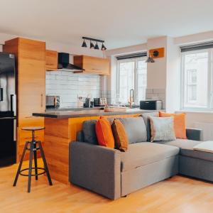 Central Manchester Gem with Stylish 2BR Retreat and Free Carpark