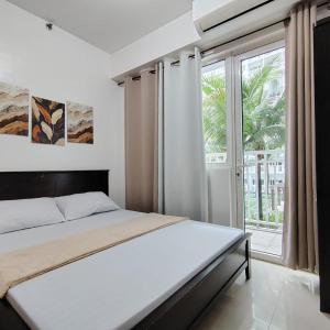 Shore 1 Residences - 2 Bedroom with Pool view Near Moa and Naia