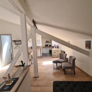 Nice studio under the roof ideal for 2 in Toulouse
