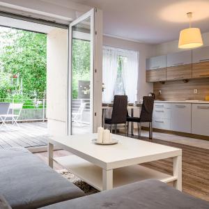 Tarnogaj Apartment - Terrace, Park Nearby - by Rentujemy