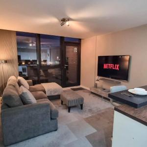 2 Bed Castlefield Flat Canalside