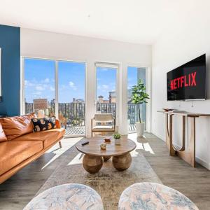 Skyline Haven Near Dodger Stadium with Views