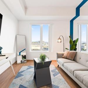 Chic Studio with Stunning DTLA Views, Walk to Metro