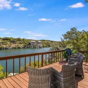 A Rare Find! - Bright & Gorgeous Lake Home in Marble Falls