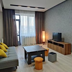 New Luxury Apartment By Republic Square