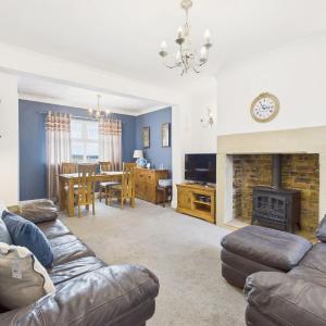Host & Stay - Pier View