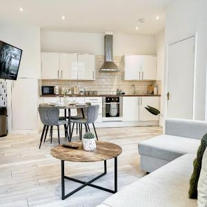 Modern 1-Bedroom Apartments near Shoreditch, Old Street & Hoxton by NourNest Apartments