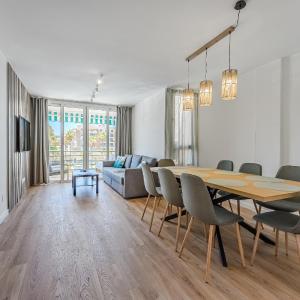 3-bedroom apartment in Playa de las Américas with AC, pool, parking