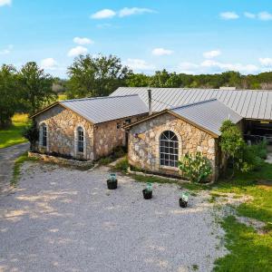 2br Texas Countryside Home w Hot Tub