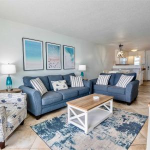 BEACHFRONT - HEATED POOL - FREE ACTIVITIES