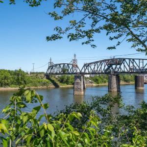 Cumberland River Condo Near DT