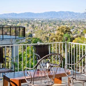 Quiet Home with Spectacular Scenic Mountain Views near Universal Studios Hollywood