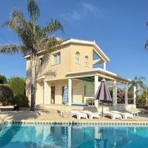 Villa Anastasia - Stunning Sea View, Cheerful 2 Bedroom Villa