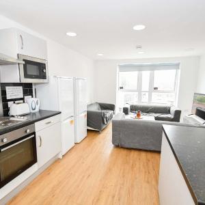 Spacious 13 Bedroom Apartment in Liverpool
