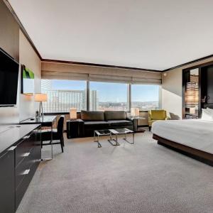 Luxurious Vdara High Rise Room, City Skyline Views, King Bed, Free Valet
