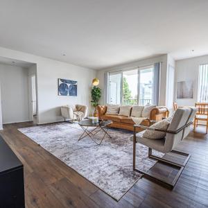3BR Marina del Rey Condo with Pool, Hot Tub & Parking - 15 Min to LAX