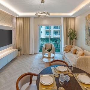 Allsopp & Allsopp - 1-Bedroom Apartment in Al Thayyal, The Greens