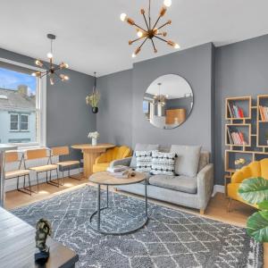 Stylish Lena Apartments Hammersmith by MySquare