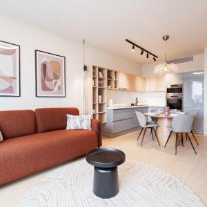 Skypark Serenity - Nordic Chic & Castle Views