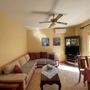 Leo Apts