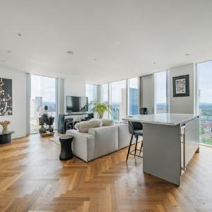 Exceptional two bedroom of the South Tower