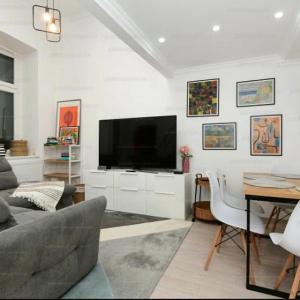 Péterfy Apartman with inside terrace near the Keleti railway station