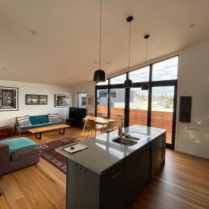 Stylish 3-bedroom Ponsonby apartment