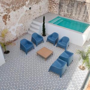 El patio azul
