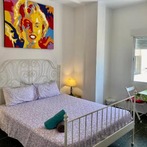 Good Energies Room in Málaga Center with Private Bathroom
