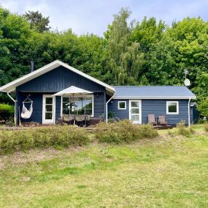 The forest cottage with petanque court