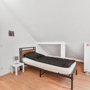 ZF03 Apartment für Monteure Stuttgart Zuffenhausen - weitere Schlafzimmer für zusätzliche 15 Personen im Haus vorhanden und an weiteren Standorten LS-CrewComfort