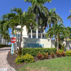 Crescent 204