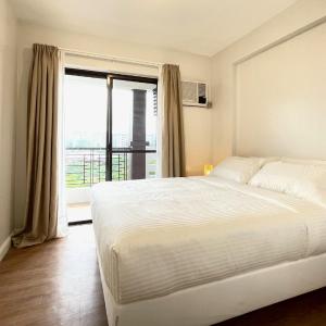 2BR The Redwoods Fairview w Free Parking
