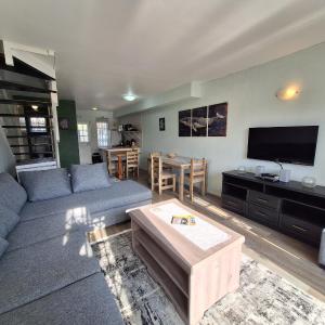 Whales Drift Beach Apartment