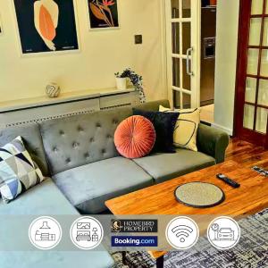 2 Large Bedroom House By Homebird Property Management Short Lets & Serviced Accommodation Leeds With Private Parking & Garden