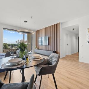 River View Apartment - Parking & City Access