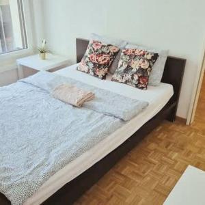 2 Room Beautiful Zurich City Center Downtown Flat with Balcony BIR - Self Checkin