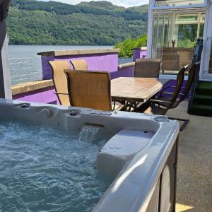 Jenny's Bay with Hot Tub