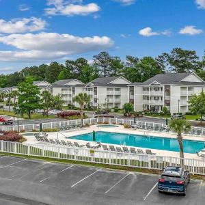 Great 2BR condo at River Oaks