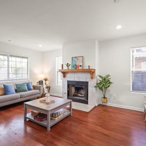Dazzling 4BR Near Amazon Studios Venice Beach