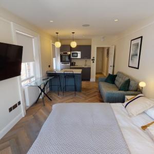 Cathedral Views Heart of City Communal Laundry
