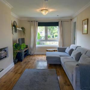 Two bd house with private parking