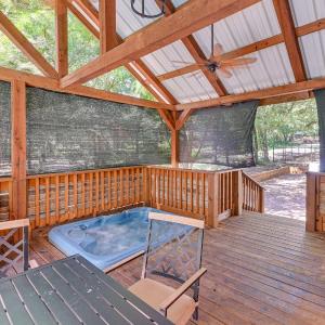 3 Mi to Lake Texoma: Gordonville Getaway!