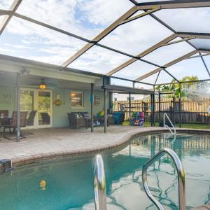 6 Mi to Clearwater Beach Home with Furnished Lanai