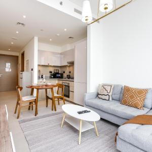 Cozy 1BR Apartment in Sobha Hartland Waves, Meydan - Allsopp & Allsopp