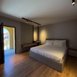 Bel Room